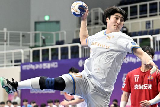 사진 베스트 7 피벗으로 선정된 인천도시공사 진유성, 사진 제공=한국핸드볼연맹