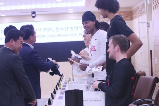 홍천군과 홍천군체육회의 예상치 못한 큰 환대를 받은 체코, 독일 선수단은 “정말 잊지 못할 시간이었다. 다른 챌린저의 경우 대회만 치르고 돌아오는 것이 보통인데 홍천군과 홍천군체육회, 홍천 챌린저는 우리에게 많은 신경을 쓰고 있다는 것이 느껴져 아주 특별한 것 같다. 내년에도 기회가 된다면 다시 홍천 챌린저에 참가하고 싶다”며 홍천군과 홍천군체육회에 감사한 마음을 전했다. 사진=KXO 제공