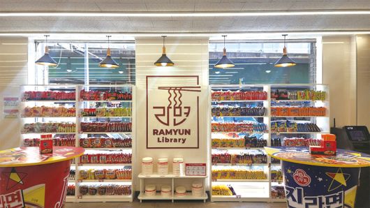 진규훈 점주가 운영하는 CU 안양예술공원점 라면 특화존. 진 점주는 현재 편의점 14개를 운영 중이다. (본인 제공)