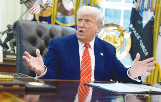 미국은 6년 만에 스테이블코인 전도사로 탈바꿈했다. 전문가들은 국채 수요 회복을 위한 전략적 판단이라고 입을 모은다. (AP=연합뉴스)