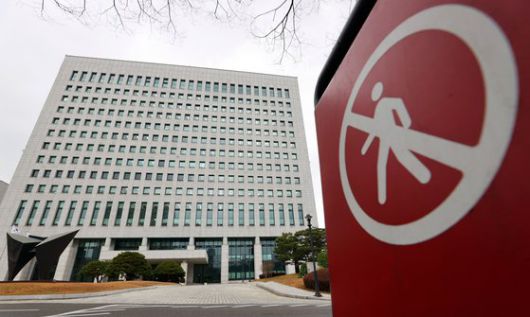 법무부가 윤석열 검찰총장에 대한 대면조사 계획을 일단 취소한 19일 오후 서울 서초구 대검찰청 모습. 연합뉴스