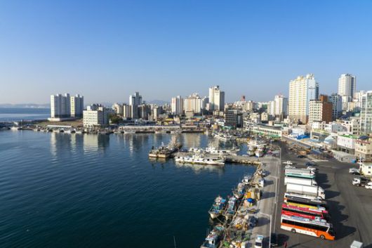 울산 방어진항의 전경. 전국 가자미 물량의 절반 이상이 나는 곳이다.