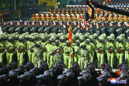 지난해 10월 노동당 창건일 75주년을 맞아 평양 김일성 광장에서 열병식에서 북한군이 행진하고 있다. [조선중앙통신]