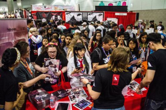 2017 미국 애니메엑스포 현장에서의 레진코믹스 해외팬들 모습 [사진 키다리-레진]