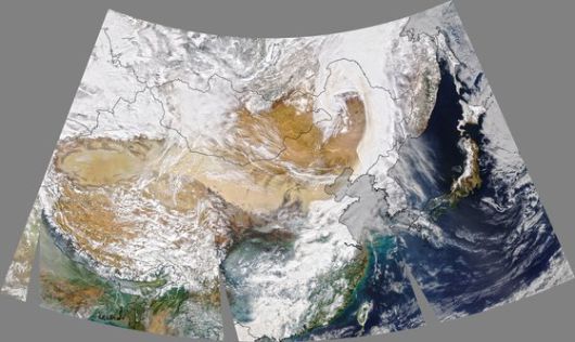 지난 15일 미 항공우주국 인공위성이 촬영한 황사. 몽골과 중국 네이멍구에서 발원한 황사가 한반도로 불어오고 있다. 미항공우주국(NASA)