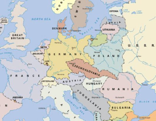 제1차세계대전 후 유럽 지도의 모습. 옛 독일, 오스트리아-헝가리, 러시아 사이에 많은 신생국이 등장했다. 이중 폴란드는 독일, 소련 모두 반드시 회복할 고토로 여겼다. [wikipedia.org]