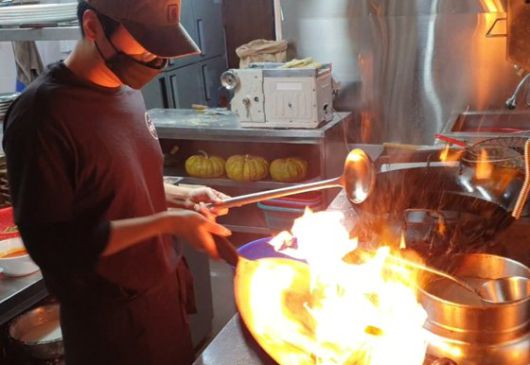 중국 무협 영화에 나올 법한 '빈해원' 건물. '근대기 군산에 정착한 화교 문화를 보여주는 건축물'로 인정받아 2018년 8월 국가등록문화재로 지정됐다. 군산=김준희 기자