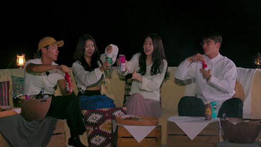 신세대 청춘 남녀의 짝 찾기 연애 리얼리티 예능 ‘솔로지옥’. 넷플릭스 오리지널로 공개돼 전세계 순위 5위까지 올랐다. [사진 넷플릭스]