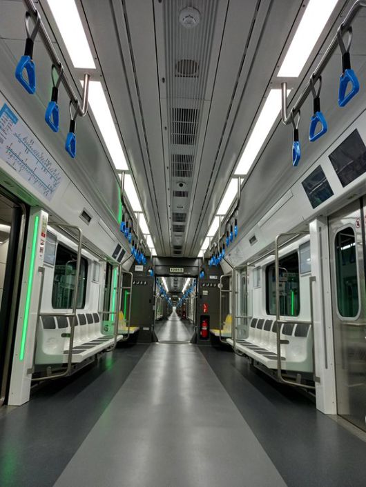 진접선 운행 신형 전동차 내부. 국가철도공단