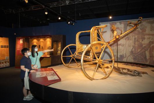 투탕카멘 무덤에서 나온 전차. [중앙포토]