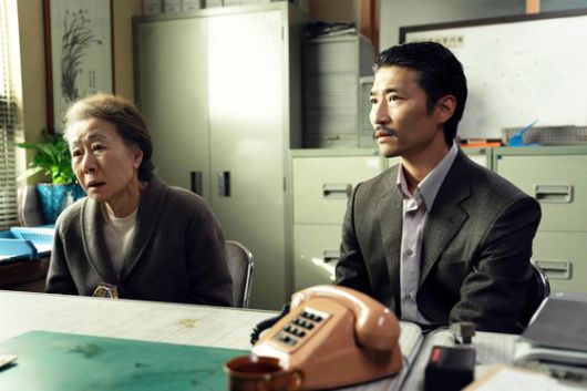 '파친코'에서 일제강점기 부산 영도의 허름한 하숙집 딸 선자는 이후 생선 중개상 한수(이민호), 평양에서 온 목사 이삭(노상현) 등과 인연을 맺으며 일본으로 건너간다. 사진은 아역 배우 전유나가 연기한 1910년대 어린 선자, 김민하가 1930년대 선자를, 윤여정이 1980년대 노년의 선자를 연기했다. [사진 애플TV+]