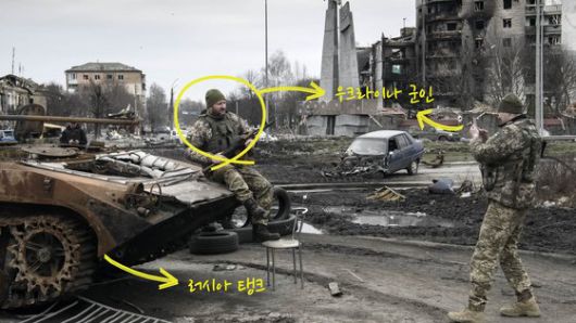 우크라이나 전쟁에서 푸틴 러시아 대통령은 도덕적 우위를 확보하지 못한 채 여론전에 실패했다. 반면 젤렌스키 대통령은 EU를 비롯한 각국의 지지를 얻었다. AP, AFP=연합뉴스