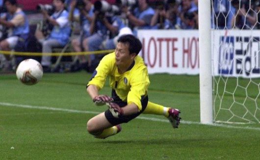 다시 모인 2002 멤버는 녹슬지 않은 실력을 보인 선수로 이운재를 꼽았다. [중앙포토]