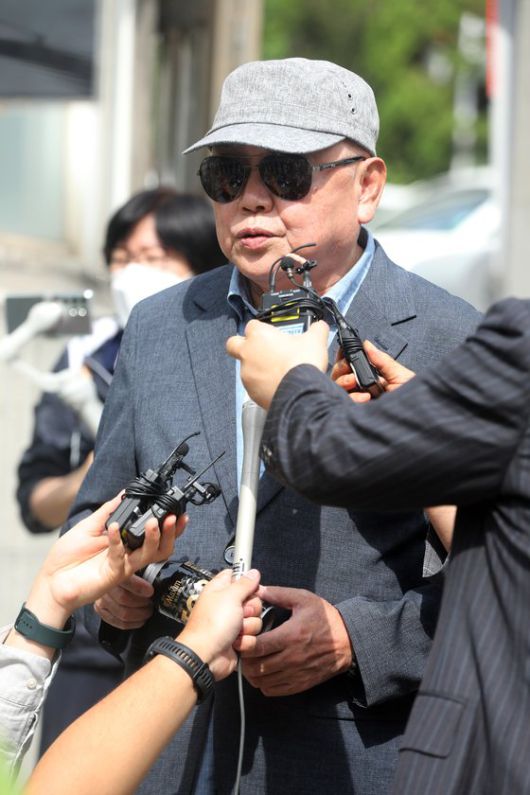 토키히로 사토 일본예술대학 교수가 페이스북에 공개한 김건희 여사의 2002년 당시 모습. [페이스북 캡처]