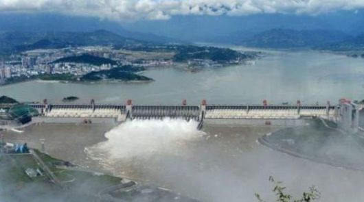 중국 수자원부가 21일까지 닷새간 싼샤댐 방류량을 늘린다고 밝혔다. 사진 바이두 캡처.