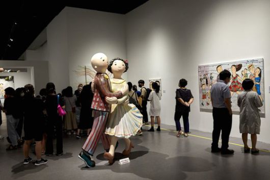 ‘광장’ 섹션뿐만 아니라 전시장 곳곳에서 에바 알머슨 작품 관련 조형물들을 만날 수 있다.