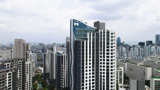 보류지 5가구 중 4가구를 30대가 낙찰한 서초구 반포동 디에이치반포라클라스.