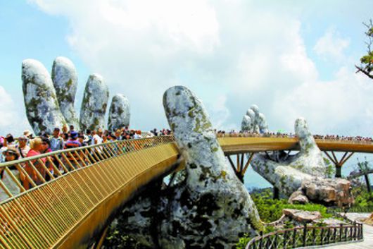 주요 저비용항공사가 국제선 할인 항공권을 선보이고 있다. 베트남 다낭의 대표 관광지인 바나 힐. 사진 pixabay