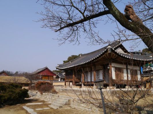 충남 논산시 노성면에 위치한 명재고택. 소론의 영수였던 윤증 선생의 집이다. 서승욱 논설위원