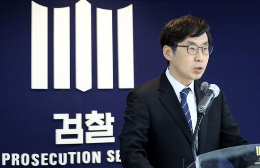 2023년 4월 13일 신준호 서울중앙지검 강력범죄수사부 부장검사 마약류 사건 수사 결과를 발표하고 있다. 지난해 7월 부임한 신 부장은 배 회장 등 조폭 관련 범죄와 마약류 사범에 대해 강도 높은 수사를 펼치고 있다. 뉴스1