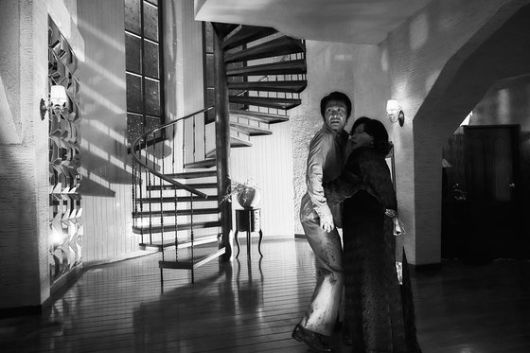 정이진 미술감독은 '거미집' 미술에 고(故) 김호길 소품 대표가 70년대 현장의 생생한 이야기와 직접 찍은 자료 사진들을 보여줘 큰 도움이 됐다고 감사를 전했다. 사진 바른손이앤에이