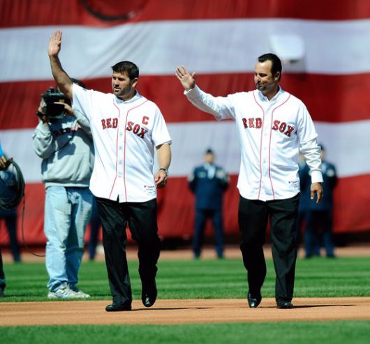 보스턴에서 함께 활약했던 팀 웨이크필드(오른쪽)와 제이슨 베리택. EPA=연합뉴스
