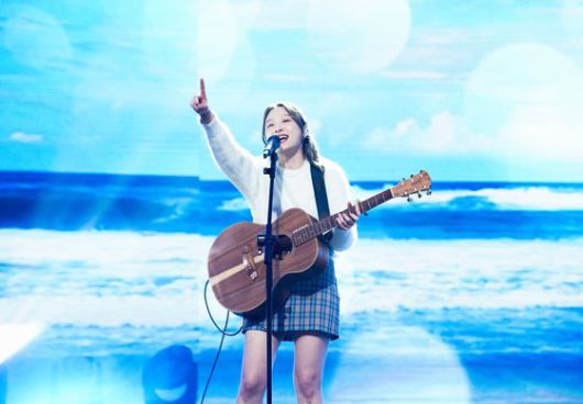 최종 3위를 차지한 이젤은 홍익대학교 실용음악과 휴학 중 '싱어게인3'에 도전했다. 사진 SLL