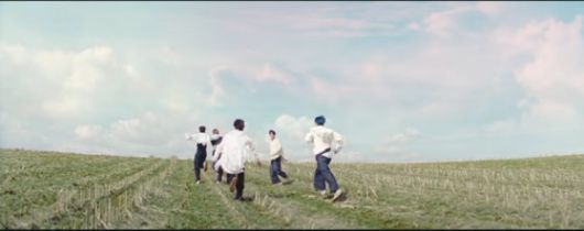 그룹 투모로우바이투게더의 '데자 뷔' 뮤직비디오. 사진 빅히트뮤직