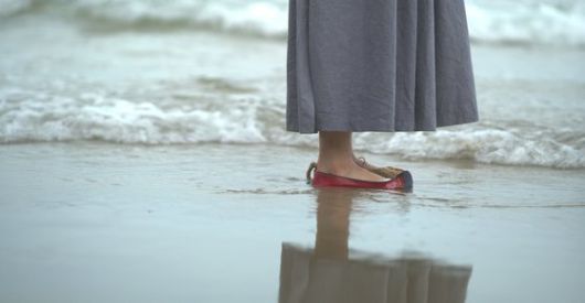 단편 '메아리' 마지막 장면은 바다를 마주한 옥연과 거대한 숲의 모습으로 마무리된다. 사진 CJ문화재단, 인디스토리