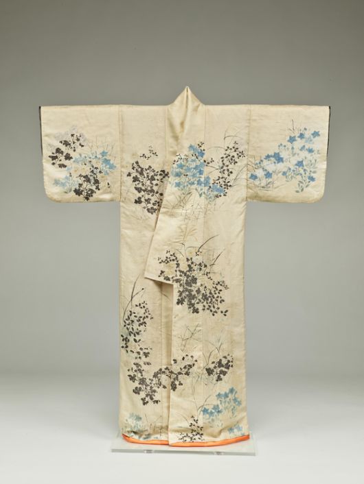 일본 중요문화재인 '가을풀무늬 고소데'. 에도시대인 18세기에 제작돼 도쿄국립박물관이 소장하고 있다. 사진 도쿄국립박물관