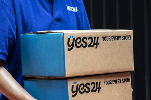 문화콘텐츠 플랫폼으로 확장한 예스24는 기존 스마일과 파란 컬러 요소를 유지하면서 '라이프 모티베이터'라는 새로운 비전과 의지를 담아냈다. 기존 유저들에게서 '잘 바꾼 리브랜딩'이라는 호응을 이끌었다. 사진 홍기웅·CFC 제공