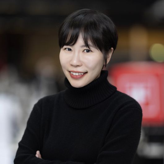 2013년 CFC를 세운 전채리 대표. CFC는 Content(콘텐트) Form(형태) Context(맥락)의 약자로 미국의 전설적인 디자이너 폴 랜드의 ‘디자인은 형태와 내용 간의 흐름이다’의 말에서 착안했다.