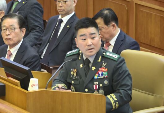 지난 6일 윤석열 대통령 탄핵심판 6차 변론에 증인으로 출석해 답변하는 김현태 육군 특수전사령부 707특수임무단장. 헌법재판소 제공