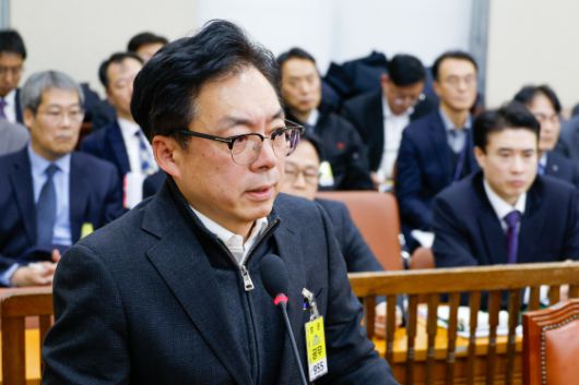 지난달 13일 국회 행정안전위원회 전체회의에 출석한 윤승영 경찰청 국가수사본부 수사기획조정관. 뉴스1