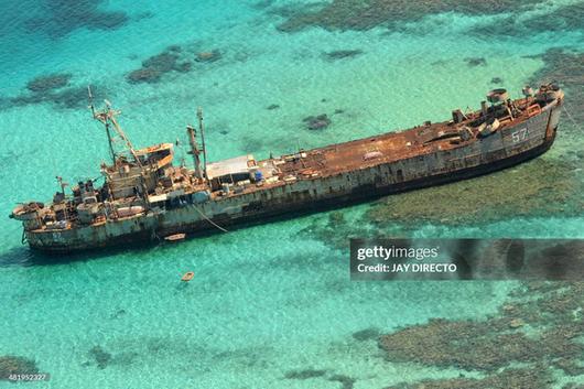 중국과 필리핀이 분쟁 중인 남중국해 난사군도의 세컨드 토머스 사주에 정박 중인 BRP 시에라 마드레함. AFP=연합뉴스
