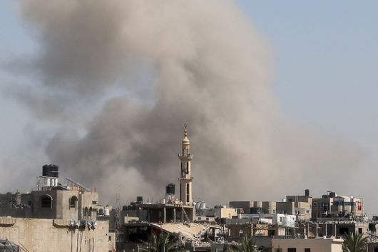 지난 27일 가자에서 이스라엘의 공격으로 연기가 피어오르고 있다. AFP=연합뉴스
