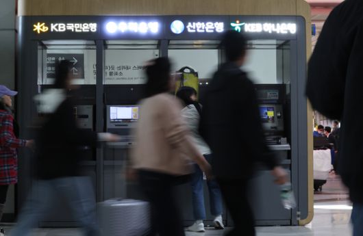 국내 4대 은행의 기업 무수익 여신 대출 잔액이 지난해 말 기준 2조1465억원으로 역대 최고다. 연합뉴스