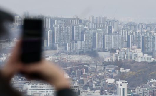 서울 남산에서 바라본 아파트 단지 모습. 뉴시스