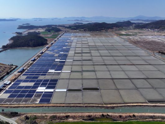 미국 정부가 지난 3일 강제노동 규정을 위반한 국내 최대 규모 단일염전인 태평염전의 소금 수입을 차단하는 인도보류명령을 발동했다고 밝혔다. 사진은 전남 신안군 증도에 위치한 태평염전의 모습. 연합뉴스