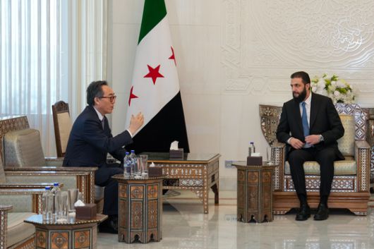 10일(현지시간) 조태열 외교부 장관이 시리아 수도 다마스커스에서 아흐메드 알-샤라아(Ahmed al-Sharaa) 대통령을 면담하는 모습. 외교부