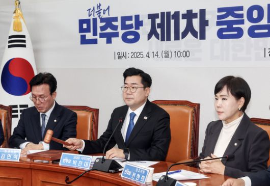 이재명 더불어민주당 대선 예비후보가 14일 서울 강남구 퓨리오사AI에서 모두발언을 하고 있다. 국회사진기자단