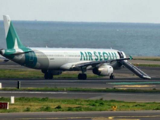 15일 오전 9시쯤 제주공항에서 멈춰선 에어서울 해당항공기의 실내 사진. 독자제공