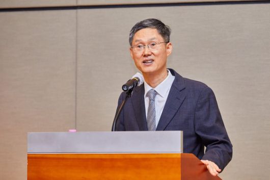 문형배 헌법재판소장 권한대행이 17일 인하대 법학전문대학원에서 학생들에게 '법률가의 길'을 주제로 강연하고 있다. 인하대학교