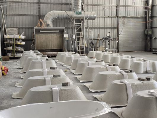 중국 광둥성 포산시의 한 욕조 공장이 미국 관세 영향으로 수출 주문이 크게 줄면서 생산라인이 거의 멈춰섰다. 포산=이도성 특파원