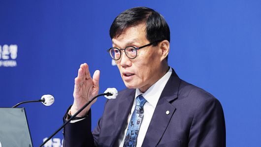 이창용 한국은행 총재가 17일 서울 중구 한국은행에서 열린 통화정책방향 기자간담회에서 발언하고 있다. 사진공동취재단