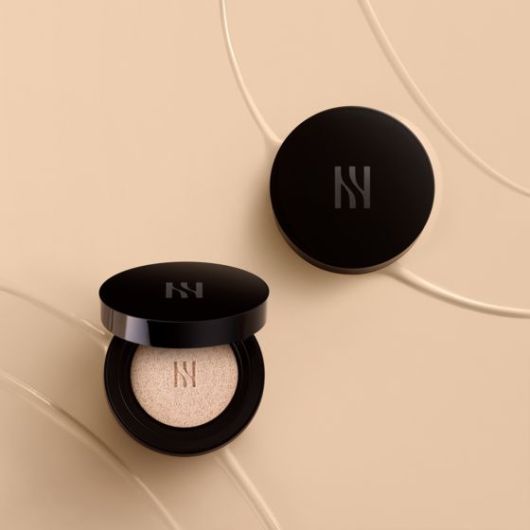 지난 2008년 아모레퍼시픽은 아이오페를 통해 혁신상품인 '쿠션'을 출시했으며, 현재는 국내 쿠션 1위인 헤라 블랙 쿠션을 포함해 다양한 쿠션 제품을 선보이고 있다. 사진 아모레퍼시픽