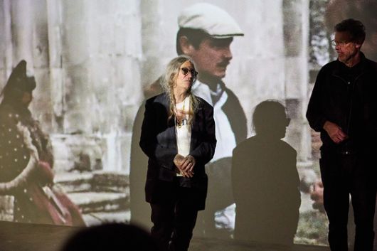 전시장에는 타르코프스키, 파졸리니 등의 영화가 흐르고, 빙하와 고래 등의 영상이 옆에서도 상영된다. 사진 piknic