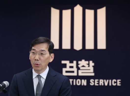 심우정 검찰총장은 지난해 10월 국회 법사위의 국정감사에서 도이치모터스 주가조작 사건에 대한 재기수사 검토에 지휘권을 행사하겠다고 밝혔다. 연합뉴스