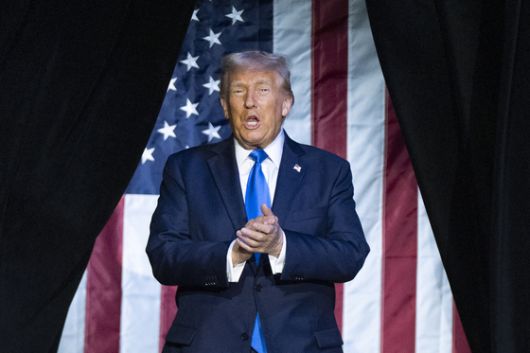 도널드 트럼프 대통령이 지난 1일(현지시간) 앨라배마대학교에서 개교 기념 연설을 하고 있다. AP=연합뉴스