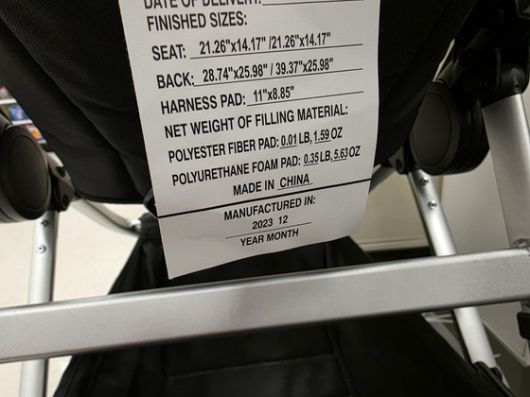 오는 10일(현지시간) 중국과의 관세 협상이 시작될 예정인 가운데 미국 워싱턴DC 인근 버지니아의 '타깃(Target)'의 유아용품 코너에 중국산 카시트와 기저귀, 젖병 등이 진열돼 있다. 워싱턴=강태화 특파원